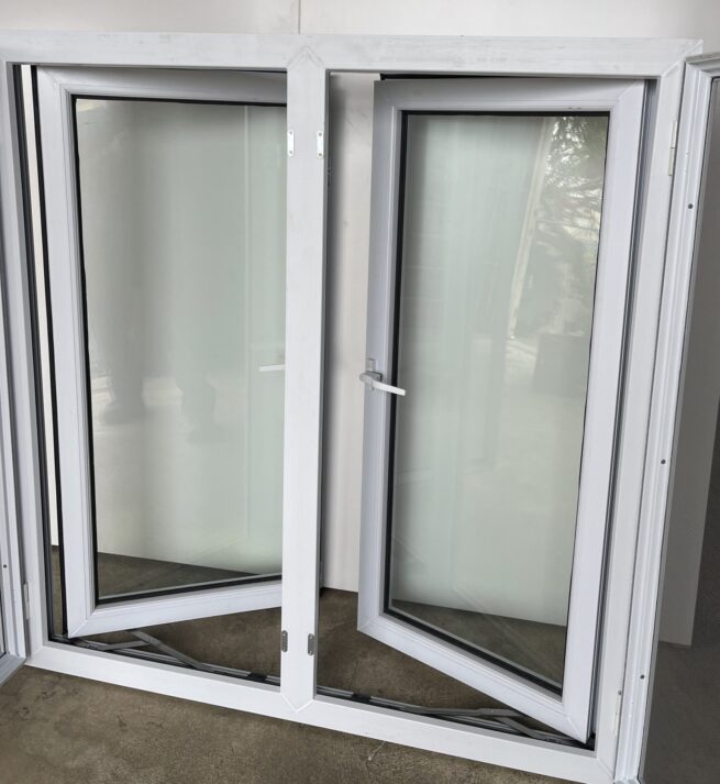 Casement Window W40' x H52' - Image 3